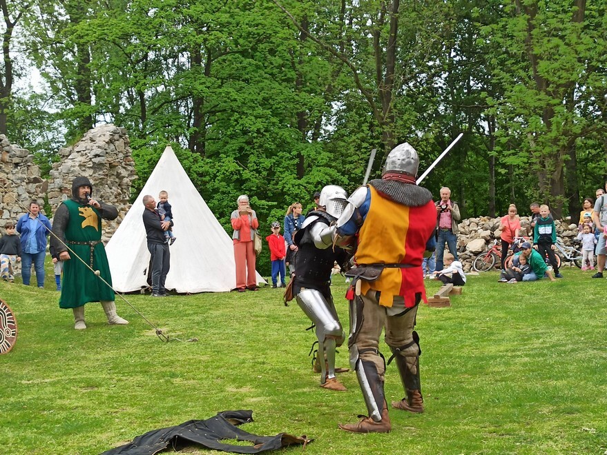 Ruda Śląska: Za nami kolejna plenerowa impreza Fundacji Zamku Chudów przy ruinach zamku rudzkiego i domu Karola Goduli/ fot. M. Majeranek