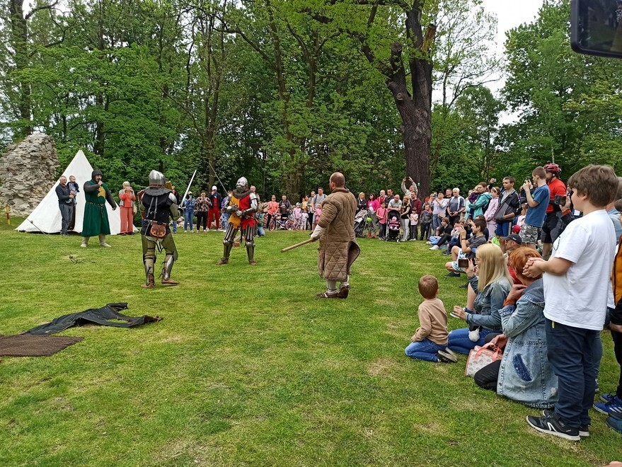 Ruda Śląska: Za nami kolejna plenerowa impreza Fundacji Zamku Chudów przy ruinach zamku rudzkiego i domu Karola Goduli/ fot. M. Majeranek