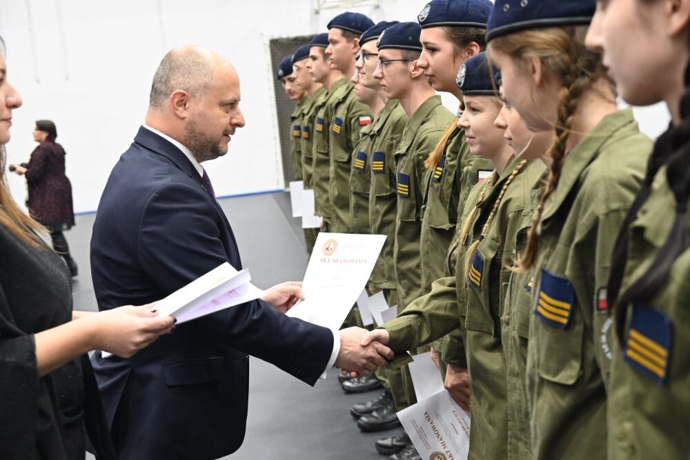 Ślubowanie klas pierwszych mundurowych/fot. FB Michał Pierończyk