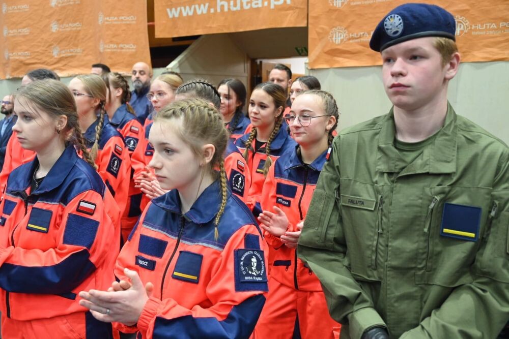 Ślubowanie klas pierwszych mundurowych/fot. FB Michał Pierończyk