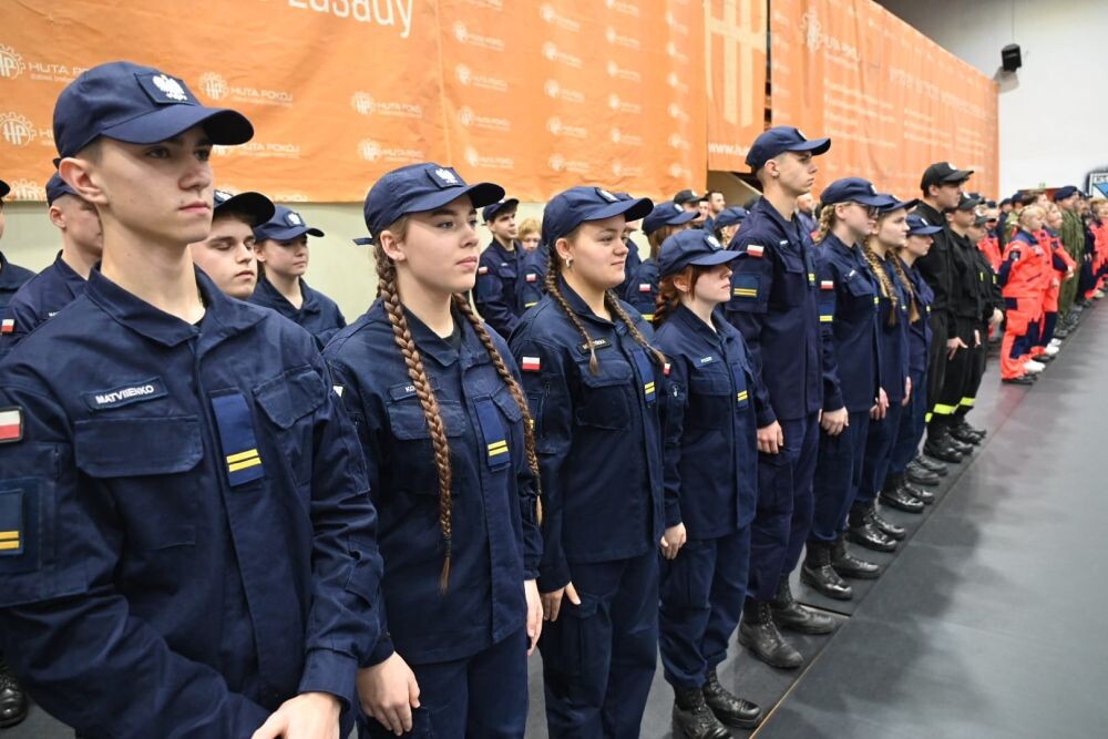Ślubowanie klas pierwszych mundurowych/fot. FB Michał Pierończyk