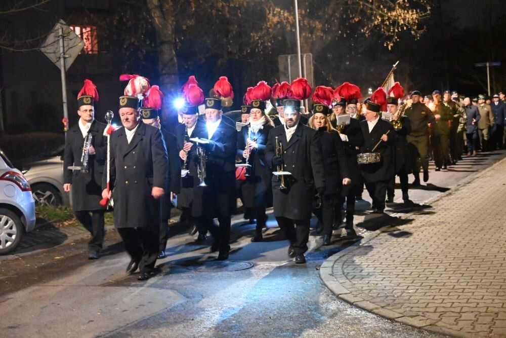 Ślubowanie klas pierwszych mundurowych/fot. FB Michał Pierończyk