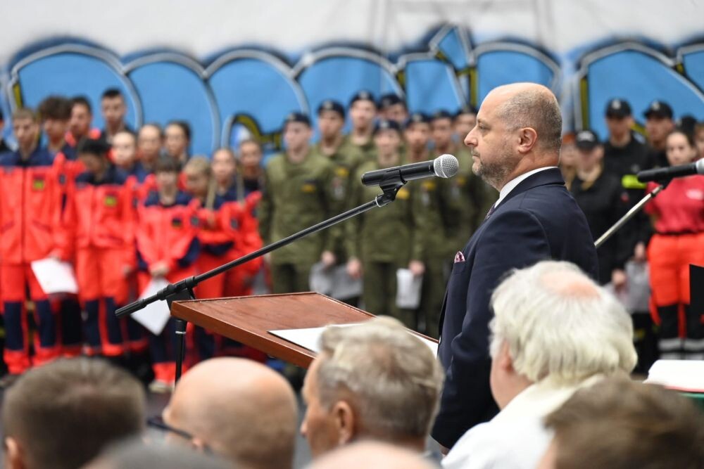 Ślubowanie klas pierwszych mundurowych/fot. FB Michał Pierończyk