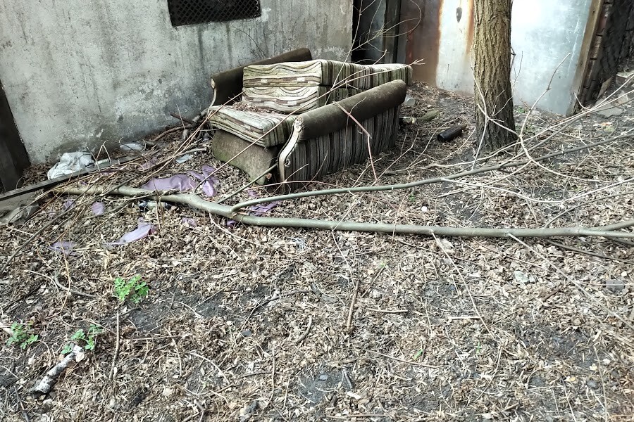 „Slumsy” w Nowym Bytomiu odstraszają i psują estetykę miasta. Pojawił się jednak pomysł na przekształcenie tego terenu w parking oraz w plac, na którym w przyszłości staną garaże.