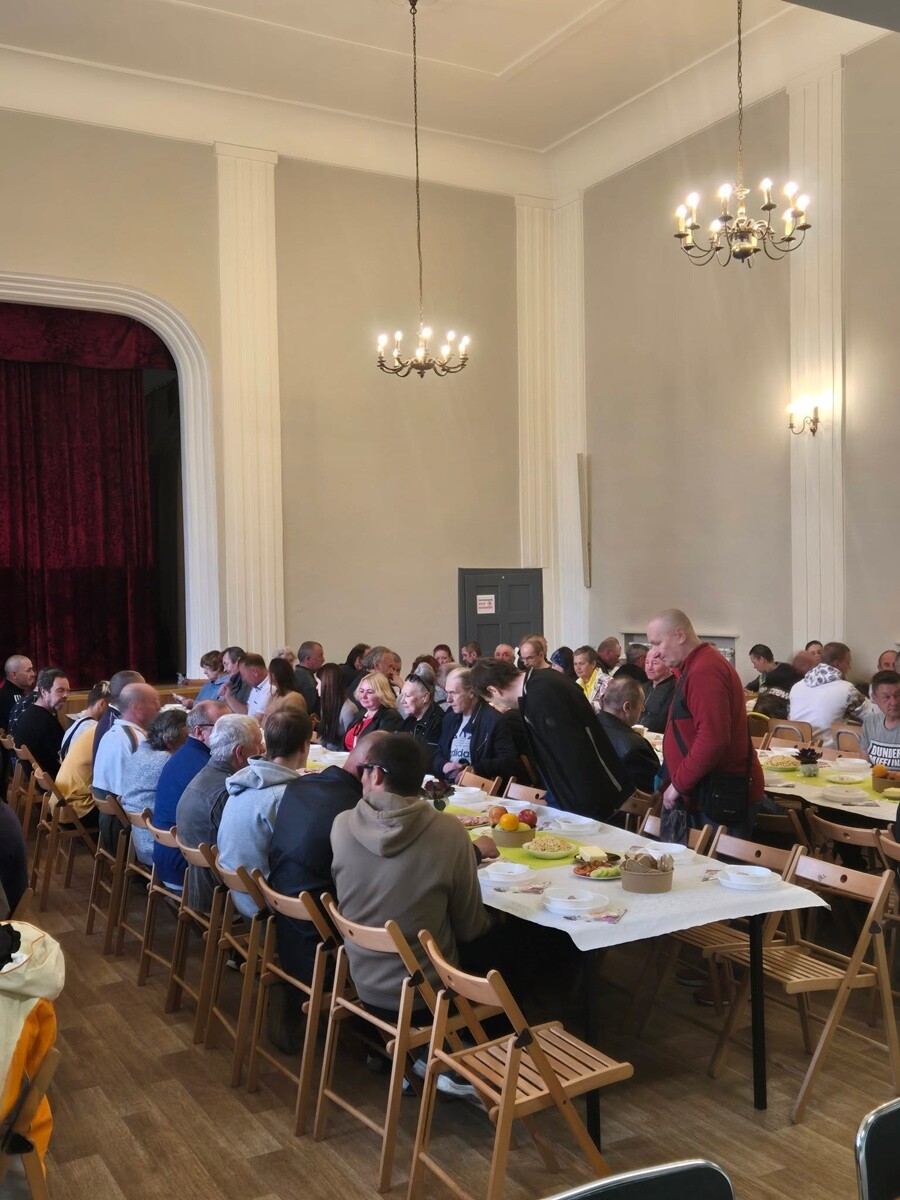 Śniadanie Wielkanocne dla osób potrzebujących. / FOT. UM Ruda Śląska / CUS