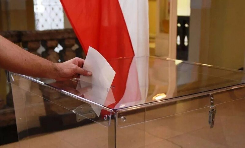 Sondaż exit poll IPSOS wskazuje, że w referendum wzięło udział 40% uprawnionych osób