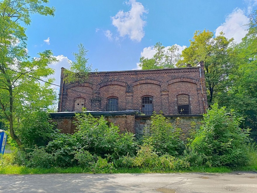 Spacer śladami Ballestremów i Karola Goduli za nami. W czwartek, 10 sierpnia, za sprawą Koło Przewodników Miejskich i Terenowych Górnośląskiego Oddziału PTTK w  Katowicach miłośnicy historii poznali wiele ciekawych opowieści dotyczących dawnych dziejów Rudy Śląskiej i jej mieszkańców.
