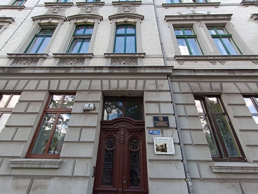 Spacer śladami Ballestremów i Karola Goduli za nami. W czwartek, 10 sierpnia, za sprawą Koło Przewodników Miejskich i Terenowych Górnośląskiego Oddziału PTTK w  Katowicach miłośnicy historii poznali wiele ciekawych opowieści dotyczących dawnych dziejów Rudy Śląskiej i jej mieszkańców.