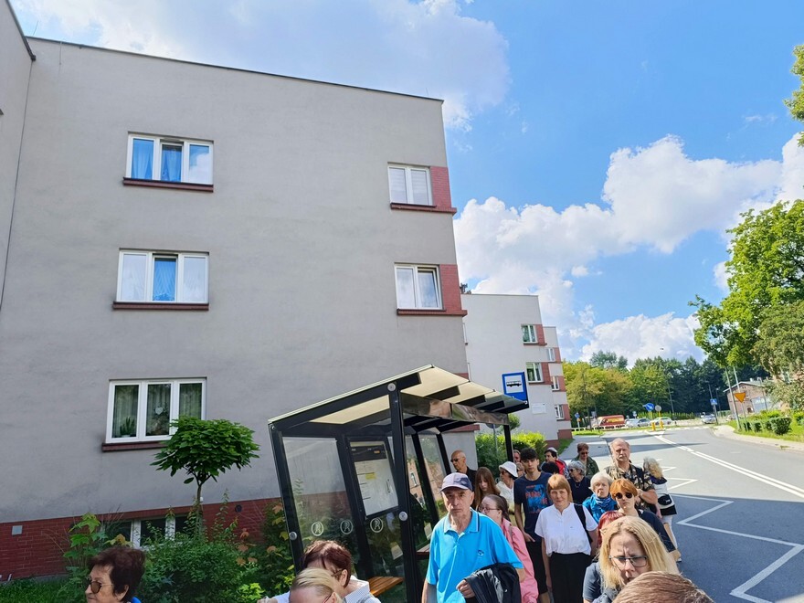 Spacer śladami Ballestremów i Karola Goduli za nami. W czwartek, 10 sierpnia, za sprawą Koło Przewodników Miejskich i Terenowych Górnośląskiego Oddziału PTTK w  Katowicach miłośnicy historii poznali wiele ciekawych opowieści dotyczących dawnych dziejów Rudy Śląskiej i jej mieszkańców.