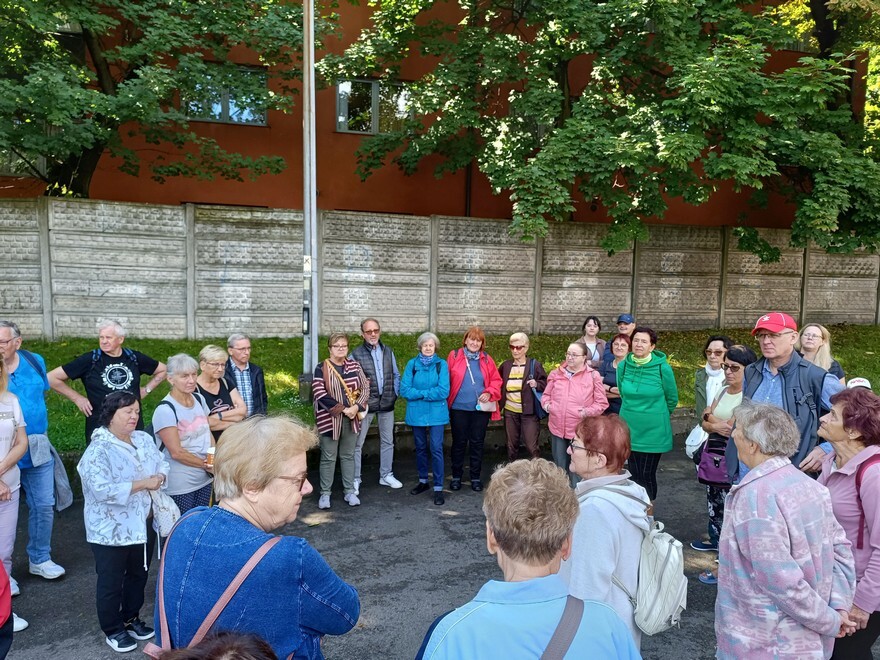 Spacer śladami Ballestremów i Karola Goduli za nami. W czwartek, 10 sierpnia, za sprawą Koło Przewodników Miejskich i Terenowych Górnośląskiego Oddziału PTTK w  Katowicach miłośnicy historii poznali wiele ciekawych opowieści dotyczących dawnych dziejów Rudy Śląskiej i jej mieszkańców.