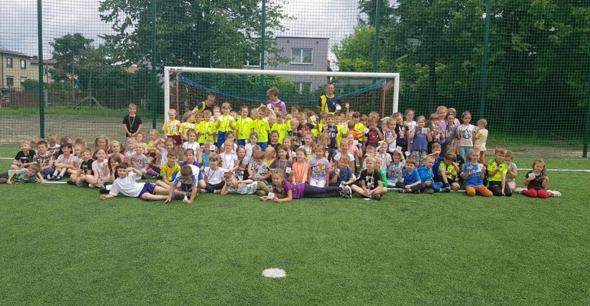 To było prawdziwe sportowe święto - na boisku Szkoły Podstawowej numer 24 w Halembie odbyła się Sportowa Olimpiada Przedszkolaków. Organizatorem było Stowarzyszenie Rekreacyjno - Sportowe "Gwiazda".