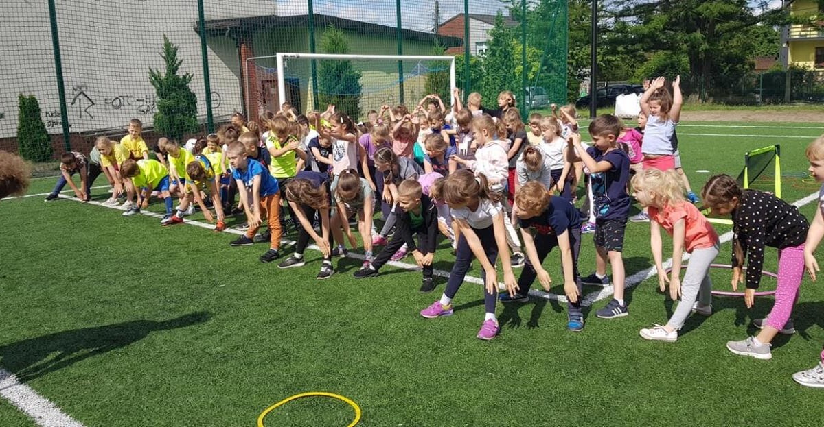 To było prawdziwe sportowe święto - na boisku Szkoły Podstawowej numer 24 w Halembie odbyła się Sportowa Olimpiada Przedszkolaków. Organizatorem było Stowarzyszenie Rekreacyjno - Sportowe "Gwiazda".