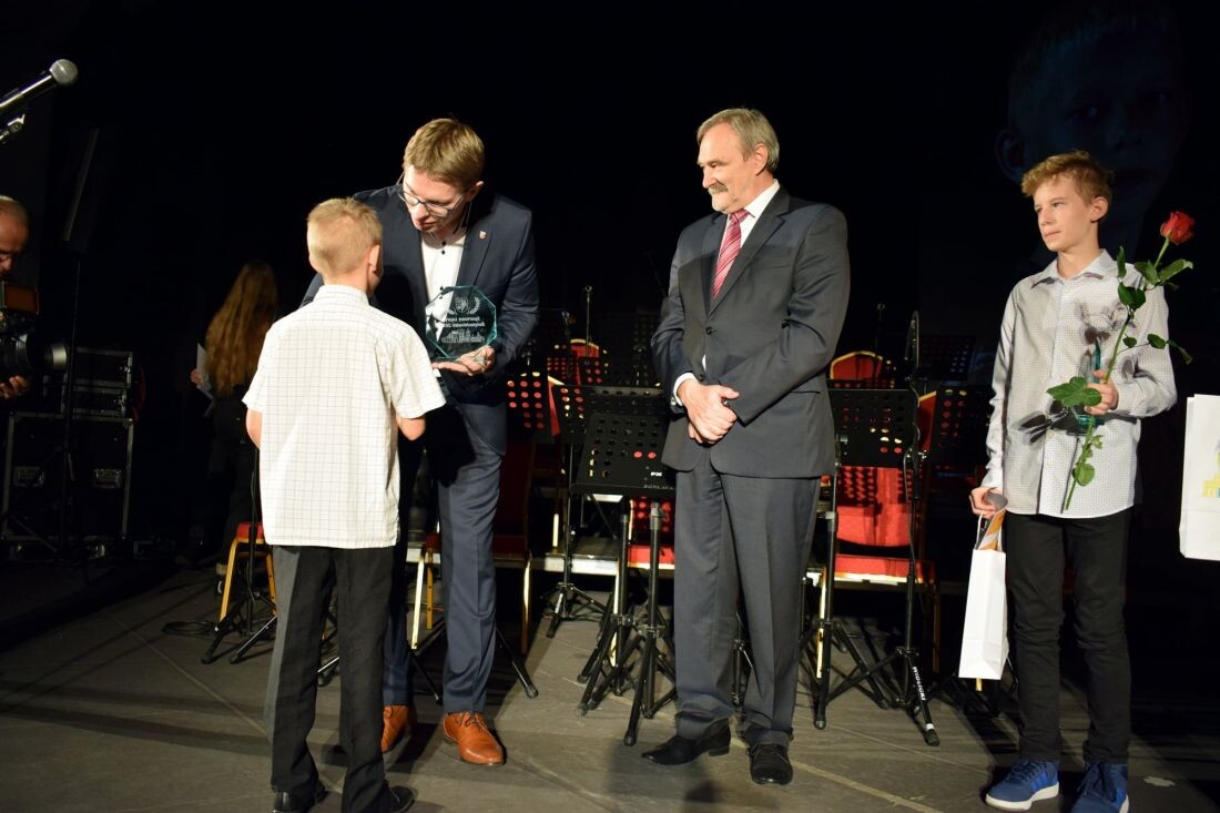 W Centrum Kultury Śląskiej odbyły się Sportowe Andrzejki, podczas których najlepsi świętochłowiccy sportowcy odebrali z rąk prezydenta Daniela Begera nagrody za swoje osiągnięcia.