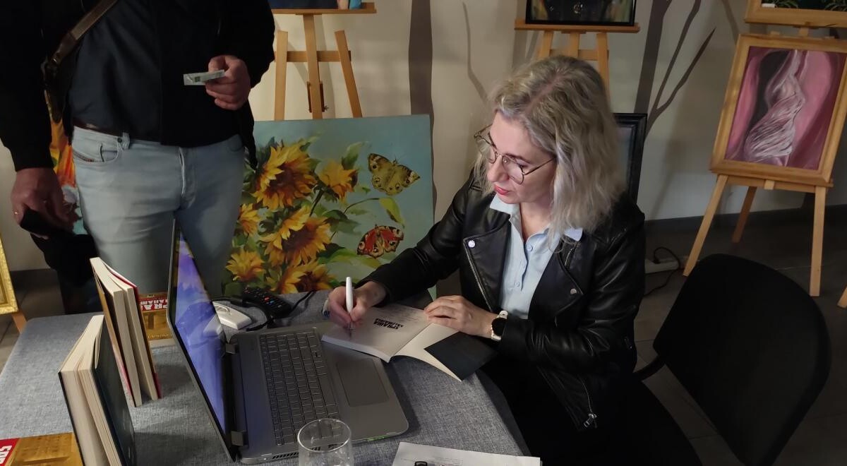 Spotkanie z Moniką Kassner w Świętochłowicach – historia Śląska z kobiecej perspektywy / fot. MBP Świętochłowice FB