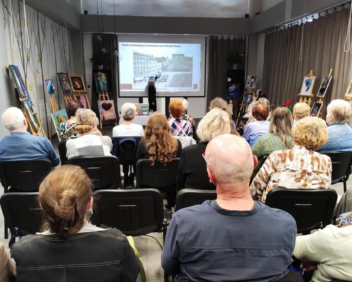 Spotkanie z Moniką Kassner w Świętochłowicach – historia Śląska z kobiecej perspektywy / fot. MBP Świętochłowice FB