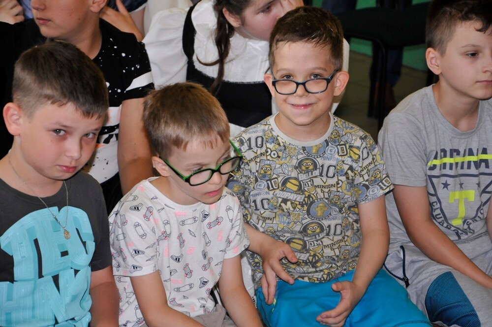 We wtorek w Szkole Podstawowej nr 35, w ramach Tygodnia Godności Osób Niepełnosprawnych, odbyło się spotkanie integracyjne „Wędrówki po epokach – romantyzm”.