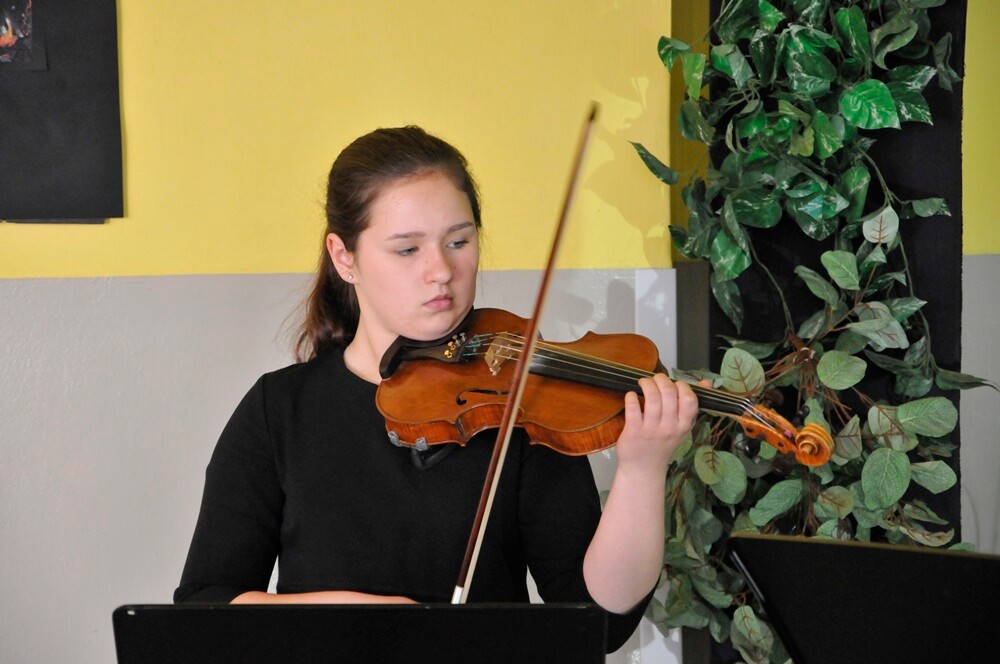 We wtorek w Szkole Podstawowej nr 35, w ramach Tygodnia Godności Osób Niepełnosprawnych, odbyło się spotkanie integracyjne „Wędrówki po epokach – romantyzm”.