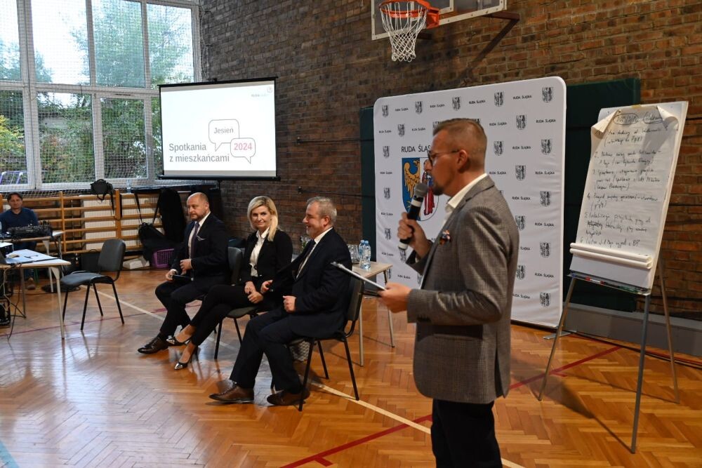 Spotkanie prezydenta z mieszkańcami Halemby/fot. FB Michał Pierończyk