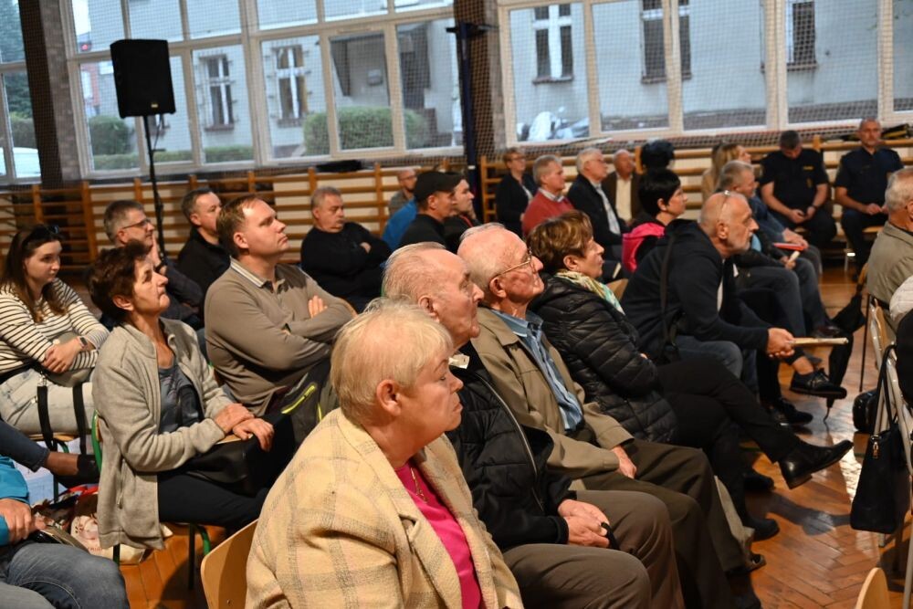 Spotkanie prezydenta z mieszkańcami Halemby/fot. FB Michał Pierończyk