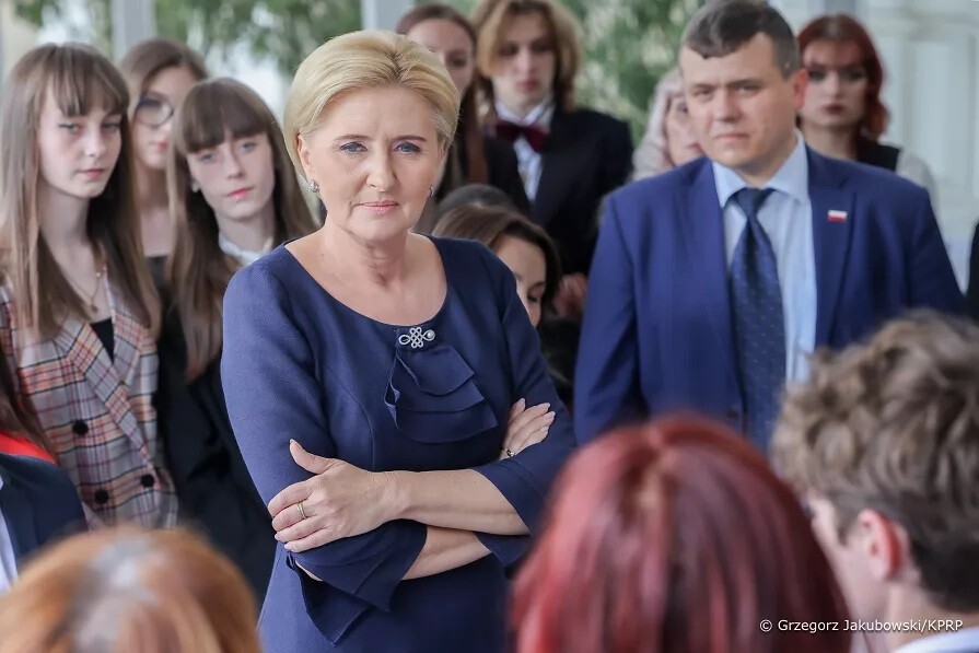 Laureaci konkursu recytatorskiego "W kręgu poezji i prozy lagrowej więźniarek KL Ravensbr�źck" spotkali się w Pałacu Prezydenckim z Pierwszą Damą RP. / fot. Grzegorz Jakubowski / KPRP