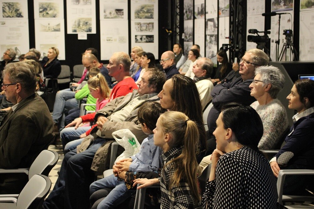 Znana pływaczka Otylia Jędrzejczak odwiedziła w sobotę Stację Biblioteka! Rudzianka opowiadała m.in. o swoim dzieciństwie i pływackiej karierze oraz promowała książkę "Otylia. Moja historia".