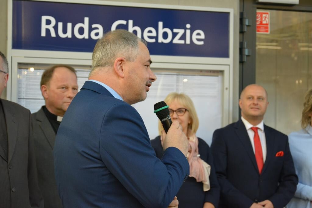 Krystian Gałuszka dyrektor Miejskiej Biblioteki Publicznej w Rudzie Śląskiej także wziął udział w oficjalnym otwarciu nowej biblioteki. 