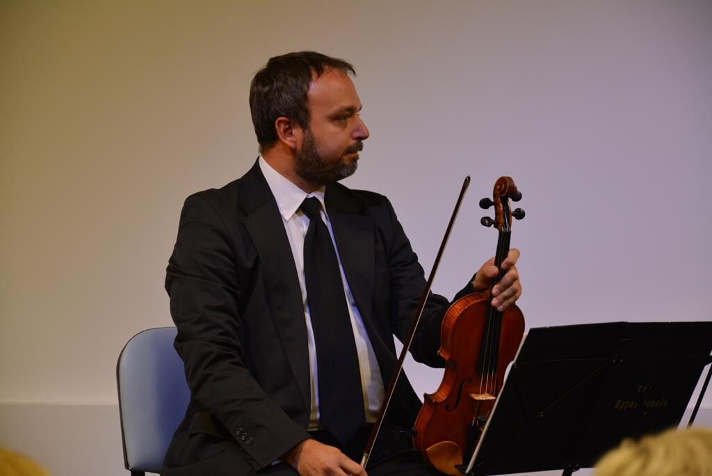 Stacja biblioteka nareszcie otwarta! Teraz będzie można czekać na pociąg z pasjonującą książką z biblioteki. W czwartek odbyło się wielkie otwarcie na zabytkowym dworcu kolejowym na Chebziu.