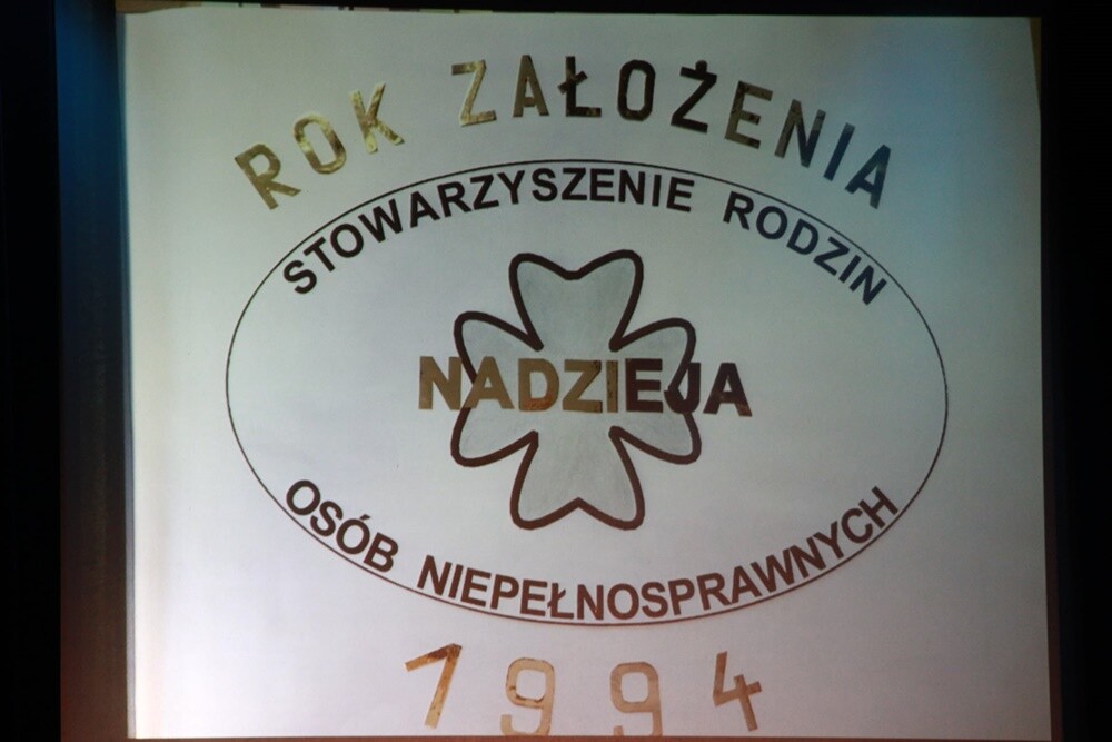 Stowarzyszenie Rodzin Osób Niepełnosprawnych "Nadzieja" świętuje w tym roku 25-lecie istnienia. Z tej okazji w Miejskim Centrum Kultury im. Henryka Bisty odbyła się uroczystość, podczas której oprócz życzeń i podziękowań, nie zabrakło też występów artystycznych podopiecznych stowarzyszenia.