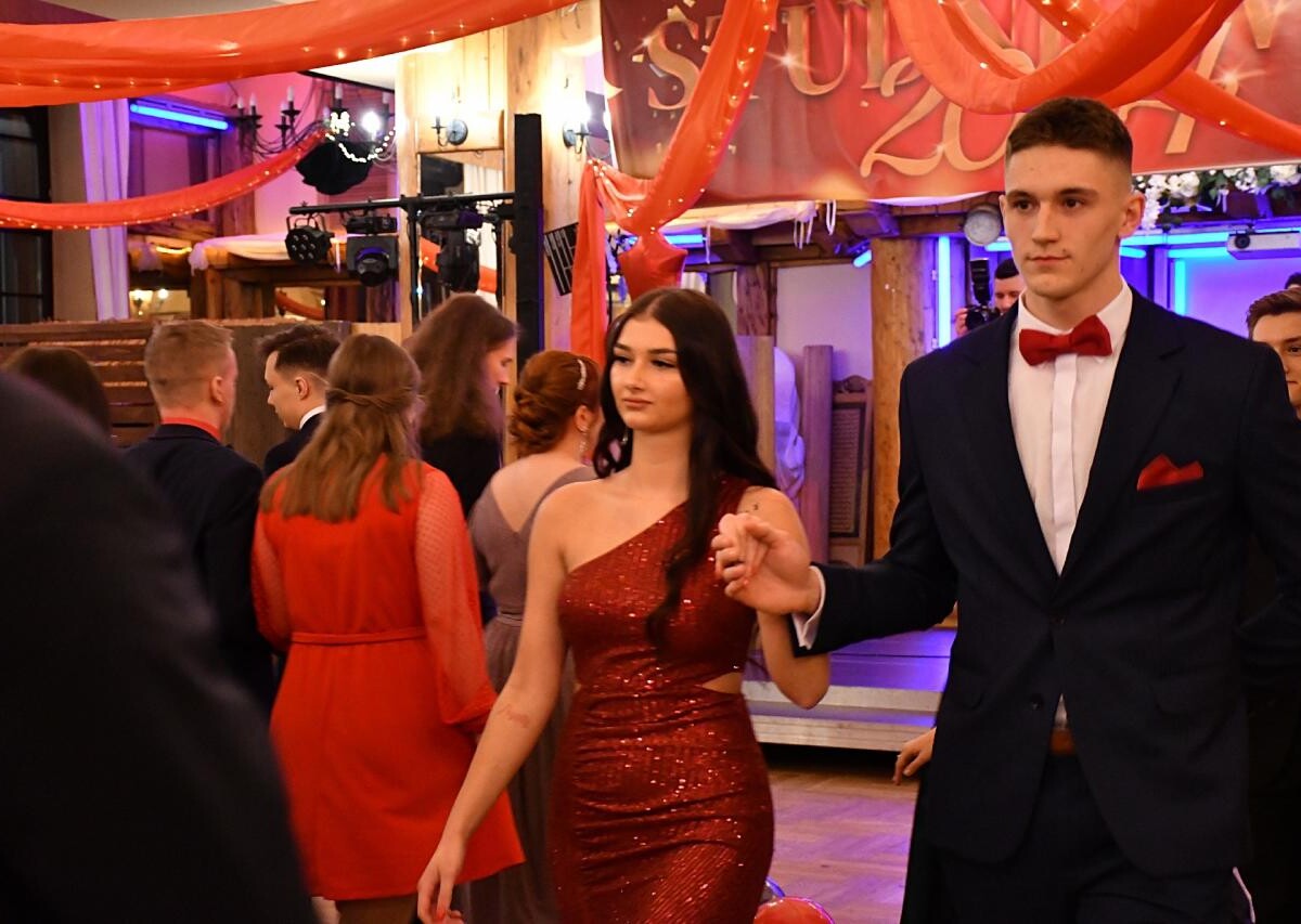 Wczorajsza studniówka uczniów Zespołu Szkół Nr 6 w Rudzie Śląskiej była wyjątkowym wydarzeniem, które na długo pozostanie w pamięci wszystkich jej uczestników / fot. Jacek Knapik