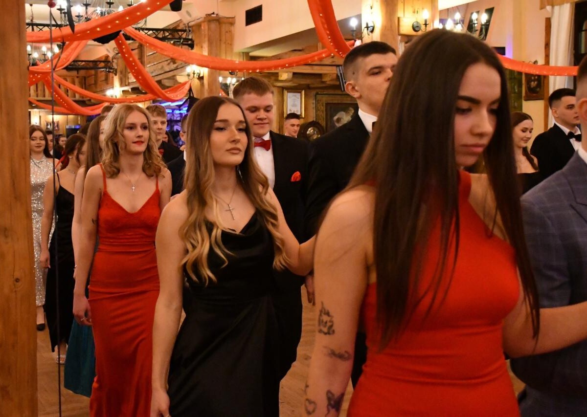 Wczorajsza studniówka uczniów Zespołu Szkół Nr 6 w Rudzie Śląskiej była wyjątkowym wydarzeniem, które na długo pozostanie w pamięci wszystkich jej uczestników / fot. Jacek Knapik