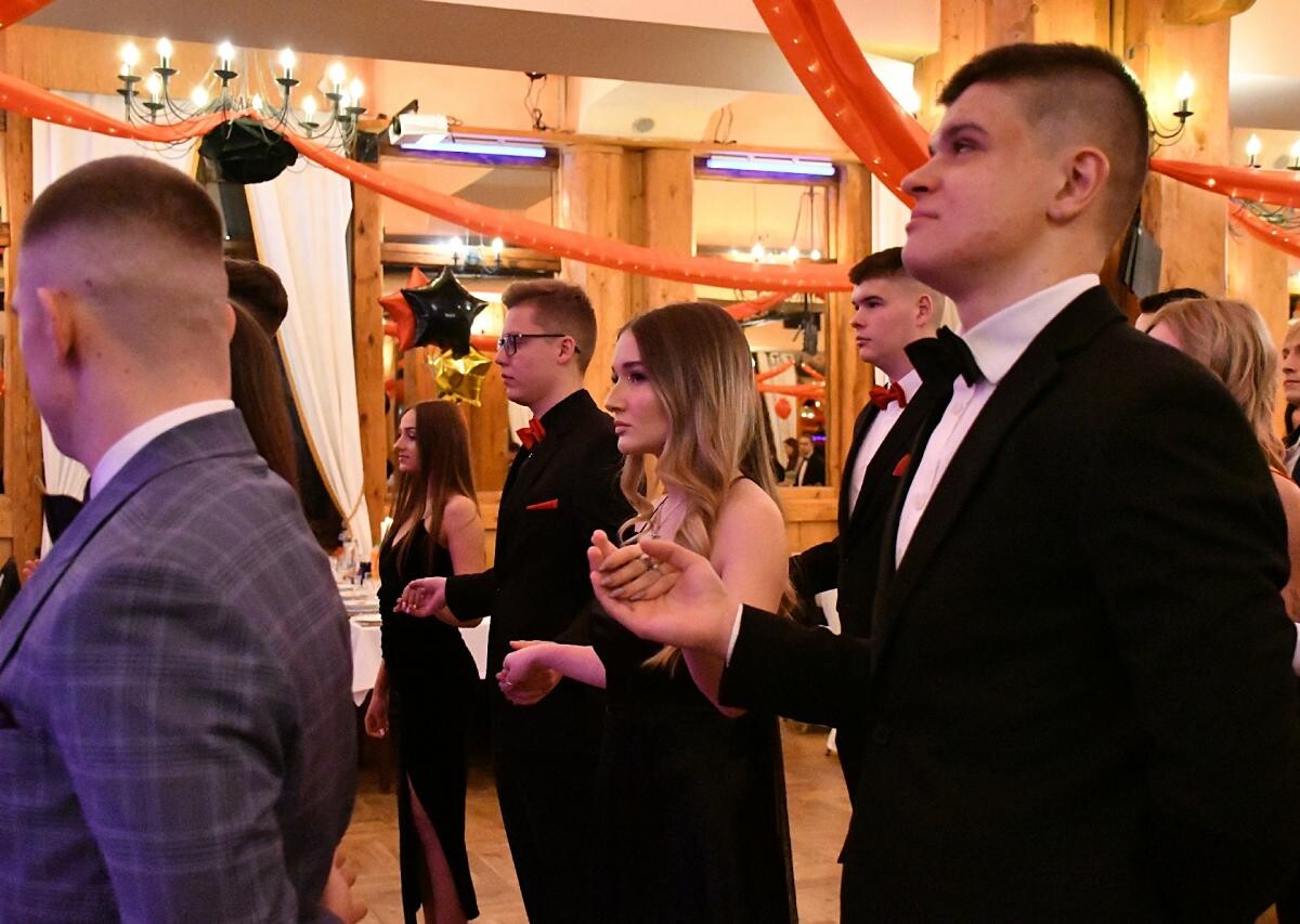 Wczorajsza studniówka uczniów Zespołu Szkół Nr 6 w Rudzie Śląskiej była wyjątkowym wydarzeniem, które na długo pozostanie w pamięci wszystkich jej uczestników / fot. Jacek Knapik