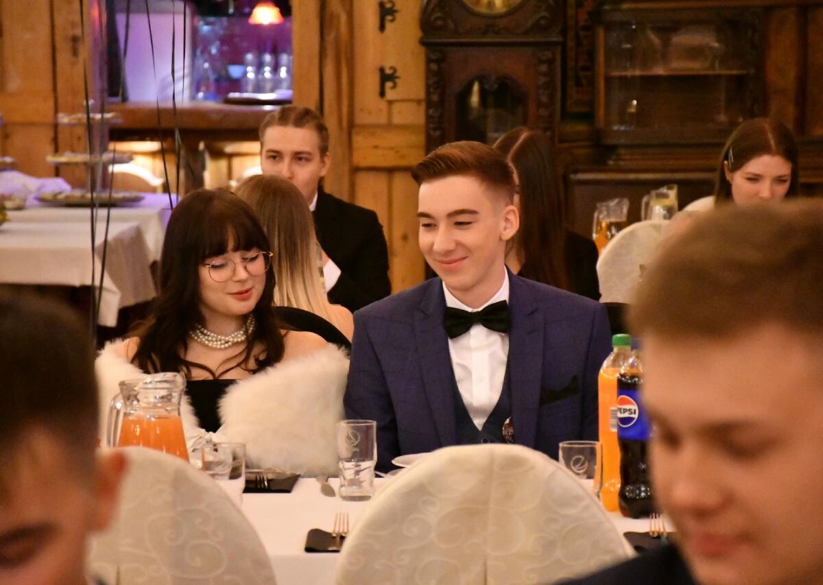 Wczorajsza studniówka uczniów Zespołu Szkół Nr 6 w Rudzie Śląskiej była wyjątkowym wydarzeniem, które na długo pozostanie w pamięci wszystkich jej uczestników / fot. Jacek Knapik