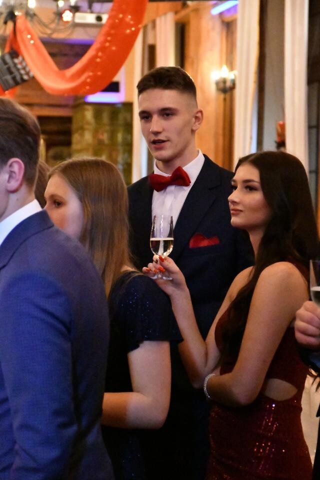 Wczorajsza studniówka uczniów Zespołu Szkół Nr 6 w Rudzie Śląskiej była wyjątkowym wydarzeniem, które na długo pozostanie w pamięci wszystkich jej uczestników / fot. Jacek Knapik