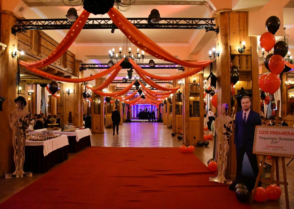 Wczorajsza studniówka uczniów Zespołu Szkół Nr 6 w Rudzie Śląskiej była wyjątkowym wydarzeniem, które na długo pozostanie w pamięci wszystkich jej uczestników / fot. Jacek Knapik