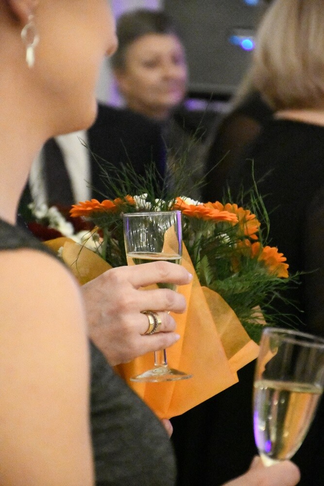 Tegoroczni maturzyści II Liceum Ogólnokształcące z Oddziałami Dwujęzycznymi im. G. Morcinka bawili się na studniówce w Adrii w Rudzie. Zabawa do rana tradycyjnie rozpoczęła się polonezem. 