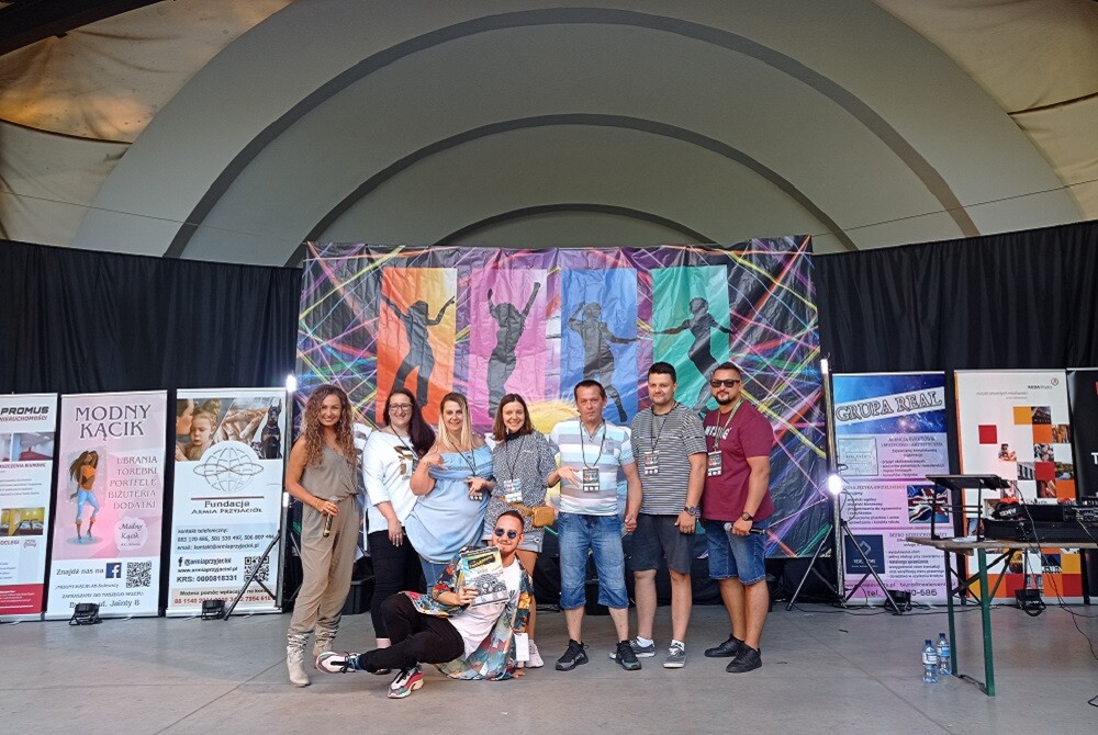 Wczoraj, 21 sierpnia, Parkiem Kozioła zawładnęły gorące rytmy! Rudzianie wzięli udział w „Summer Disco”- imprezie charytatywnej, organizowanej dla Karola Szaniawskiego, podopiec