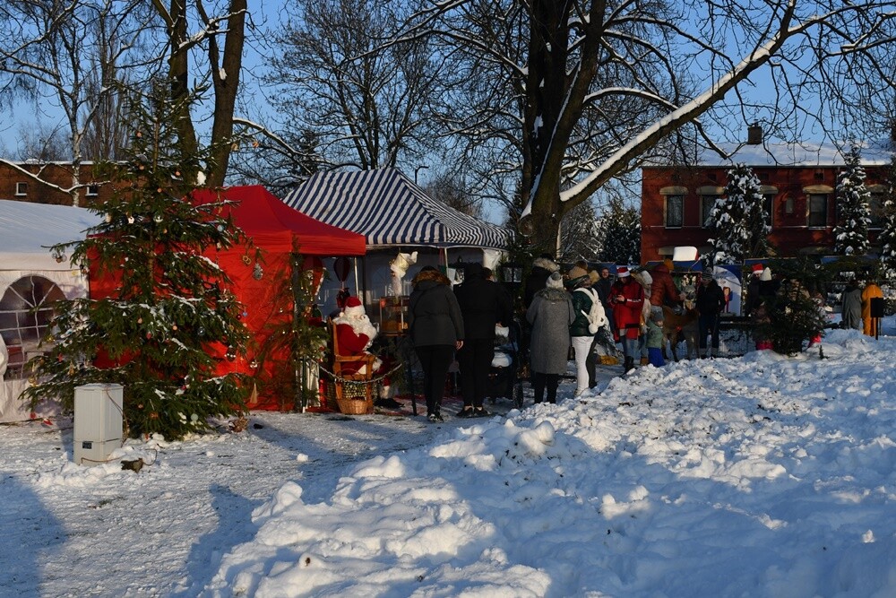 Spotkanie przy Kochłowickim Wigilijnym Stole, Wioska Mikołaja, alpaki i ubieranie choinki - za nami "Świąteczne Kochłowice". Przez cały weekend na mieszkańców Kochłowic czekała masa świątecznych atrakcji! 

fot. Jacek Knapik