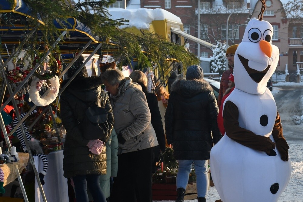 Spotkanie przy Kochłowickim Wigilijnym Stole, Wioska Mikołaja, alpaki i ubieranie choinki - za nami "Świąteczne Kochłowice". Przez cały weekend na mieszkańców Kochłowic czekała masa świątecznych atrakcji! 

fot. Jacek Knapik