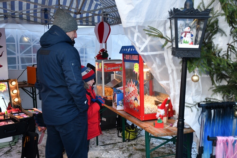 Spotkanie przy Kochłowickim Wigilijnym Stole, Wioska Mikołaja, alpaki i ubieranie choinki - za nami "Świąteczne Kochłowice". Przez cały weekend na mieszkańców Kochłowic czekała masa świątecznych atrakcji! 

fot. Jacek Knapik