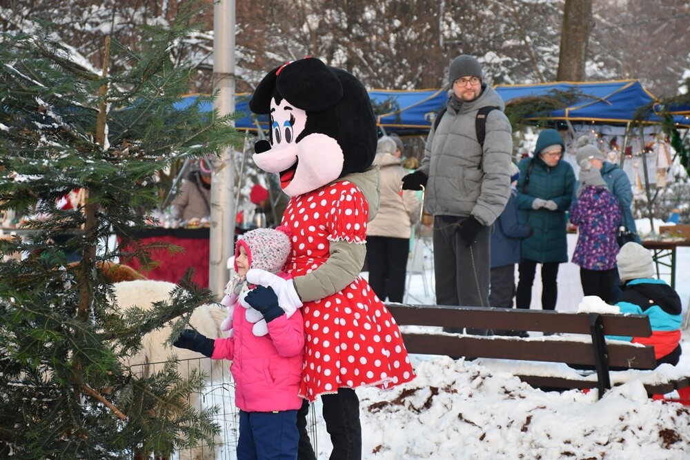 Spotkanie przy Kochłowickim Wigilijnym Stole, Wioska Mikołaja, alpaki i ubieranie choinki - za nami "Świąteczne Kochłowice". Przez cały weekend na mieszkańców Kochłowic czekała masa świątecznych atrakcji! 

fot. Jacek Knapik