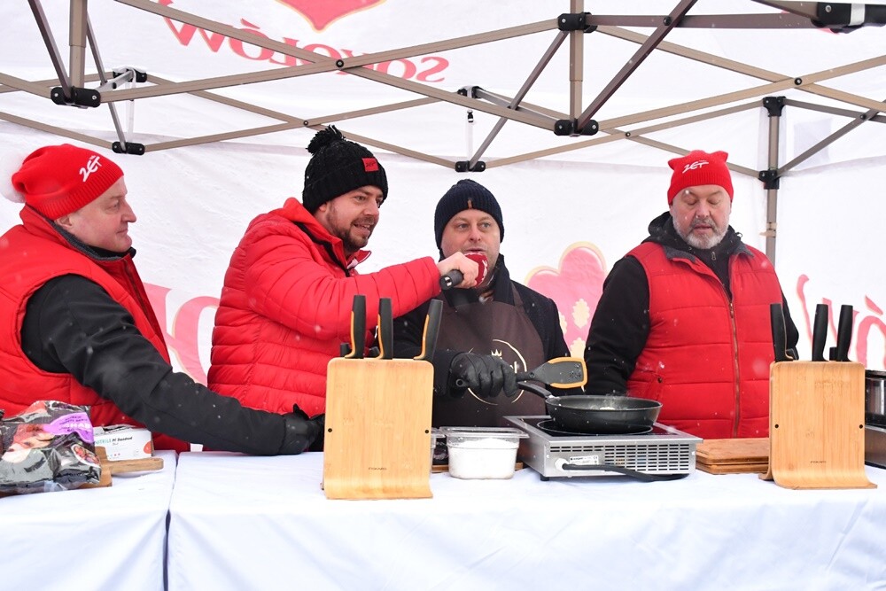 Wawel Truck i Świąteczny Konwój Radia Zet w Rudzie Śląskiej. / fot. Jacek Knapik