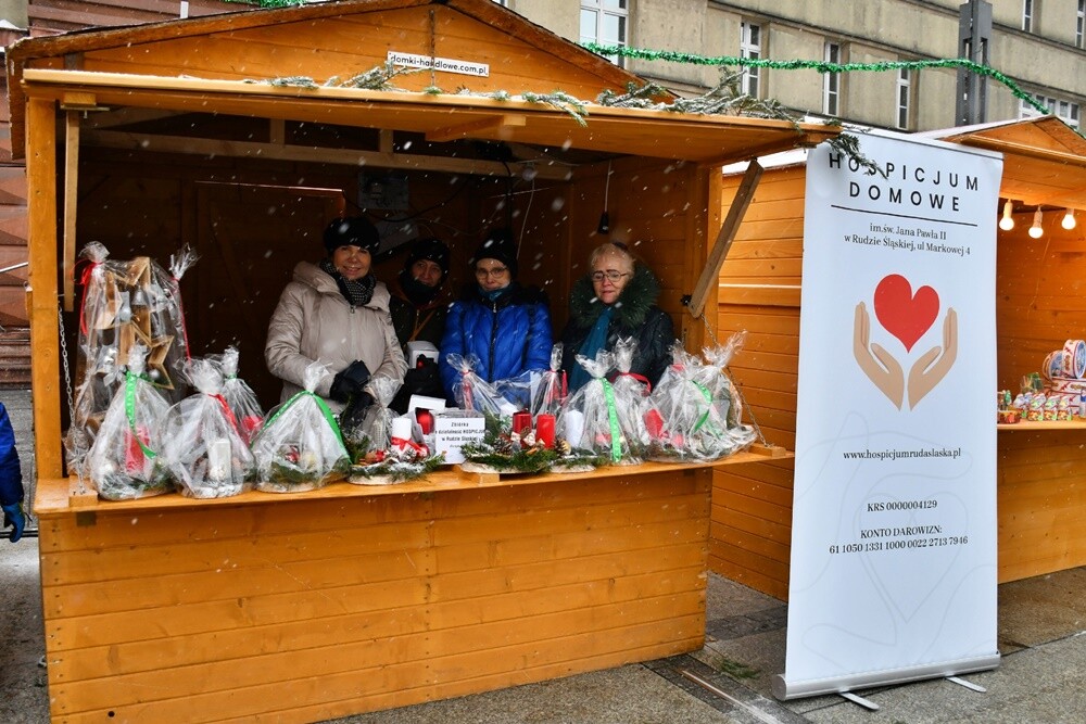 Wawel Truck i Świąteczny Konwój Radia Zet w Rudzie Śląskiej. / fot. Jacek Knapik