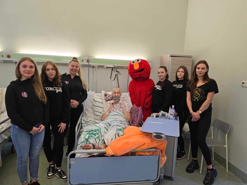Światowy Dzień Opieki Paliatywnej i Hospicjów – Wizyta pełna uśmiechów od Torcida Girls