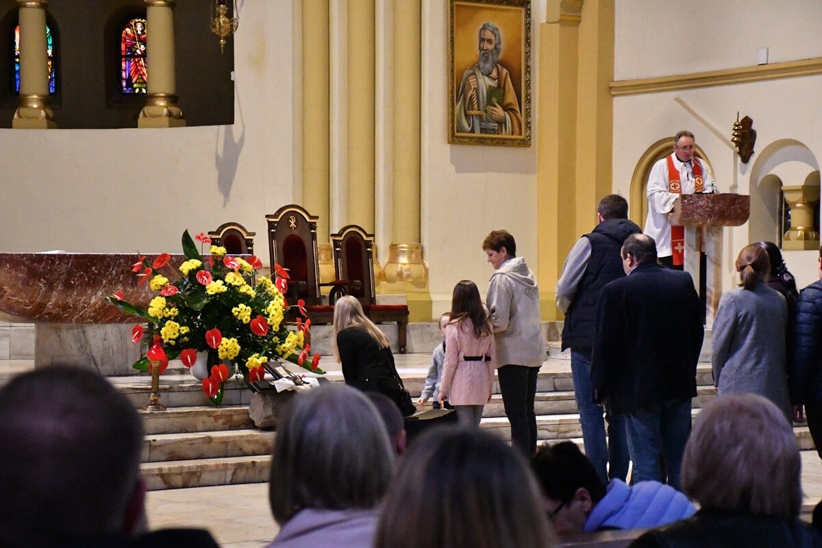 Rudzianie ze święconką odwiedzili kościoły. / fot. Jacek Knapik