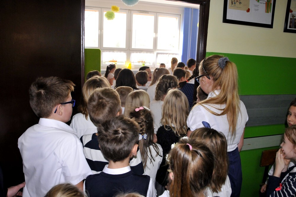 W wielu szkołach Rudy Śląskiej odbyły się dzisiaj obchody stulecia niepodległości. Wspaniałą uroczystością uczcili te niezwykłe święto również uczniowie Szkoły Podstawowej nr 22 na Nowym Bytomiu.