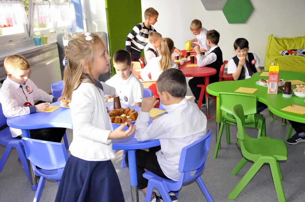 W wielu szkołach Rudy Śląskiej odbyły się dzisiaj obchody stulecia niepodległości. Wspaniałą uroczystością uczcili te niezwykłe święto również uczniowie Szkoły Podstawowej nr 22 na Nowym Bytomiu.