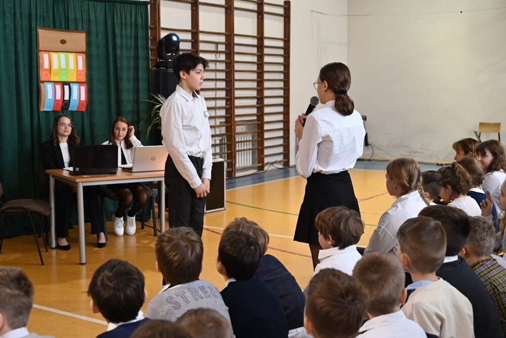 Szkoła Podstawowa nr 18 wspominała w ubiegłym tygodniu swojego patrona ks. Konstantego Damrota. / fot. UM Ruda Śląska