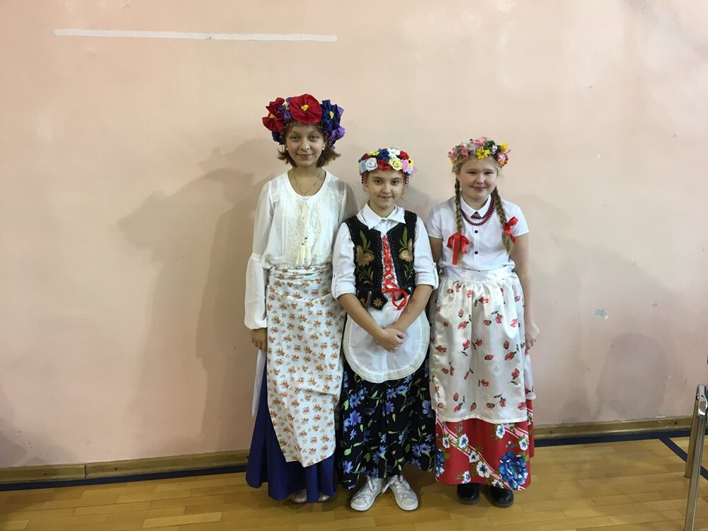 Jan Stefan Dworak od 27 lat jest Patronem Szkoły Podstawowej nr 22. Przez te wszystkie lata zmieniające się pokolenia uczniów szczyciły się swoim mentorem i co roku 10 grudnia uroczyście obchodziły jego święto. W bieżącym - 120. rocznica jego urodzin zbiega się ze stuleciem I powstania śląskiego i to nadało Świętu Szkoły wyjątkową rangę. Młodzież złożyła kwiaty pod tablicą  pamiątkową i na grobie patrona, wyrażając w ten sposób szacunek i cześć.