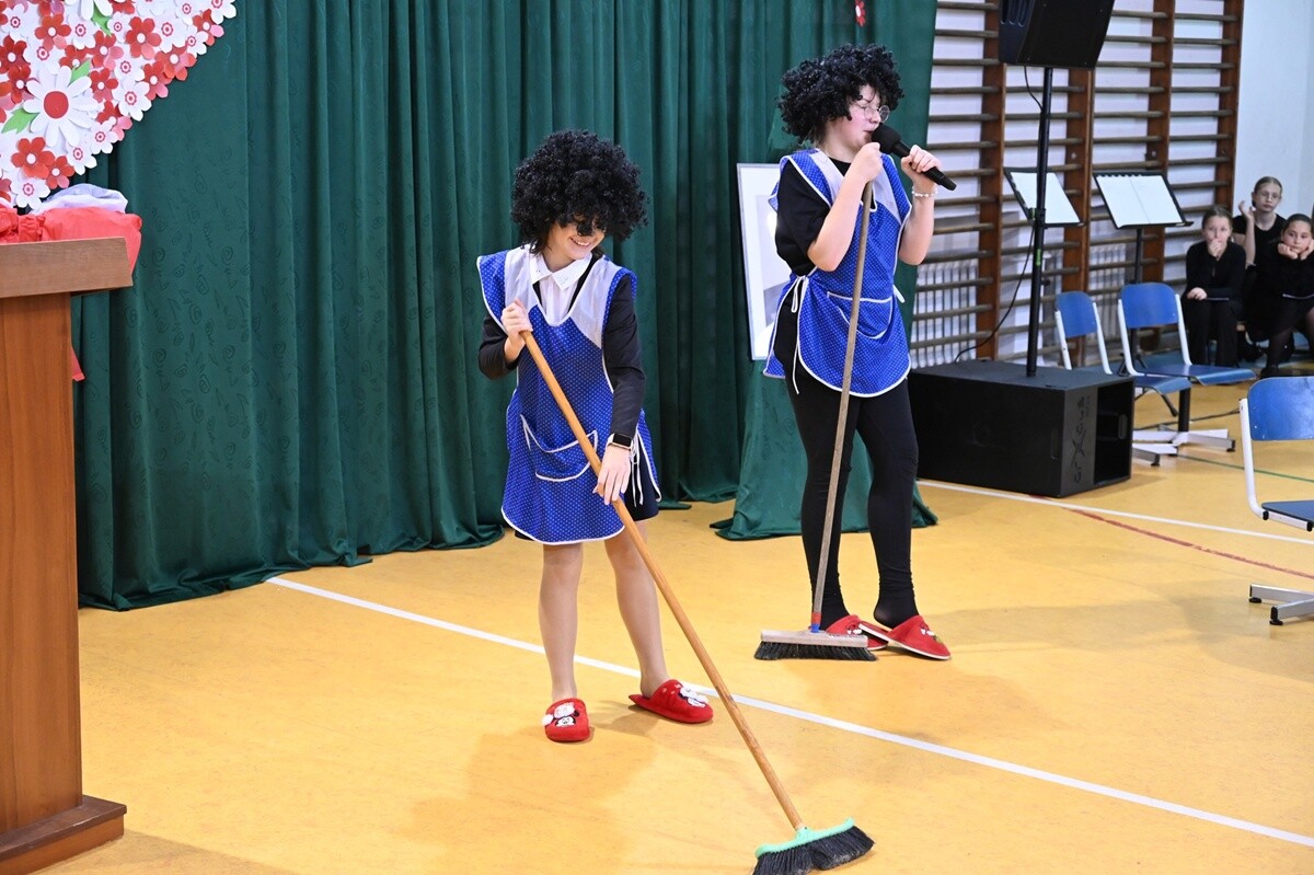 Święto patrona Szkoły Podstawowej nr 18 - ks. Konstantego Damrota. / fot. UM Ruda Śląska