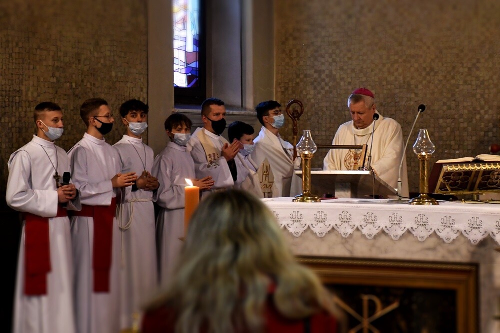 Rudzcy rzemieślnicy z 63 zakładów zrzeszonych w Cechu Rzemiosł i Przedsiębiorczości w Rudzie Śląskiej obchodzili wczoraj święto swoich patronów - św. Józefa i św. Klemensa oraz 63-lecie istnienia organizacji.

fot. Jacek Knapik